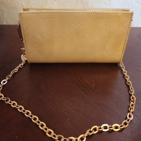 Louis Vuitton Monogram Vernis Pochette Bag - Picture 2 of 8